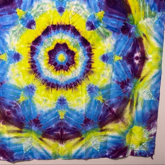 Handmade Tie Dyed tapestry - Picture 4 of 5